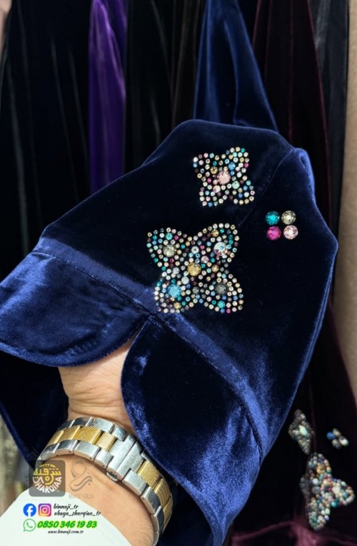 Saf Kadife & Doğal İpek Swarovski Queen Abaya – Lüks Tasarım Saf Kadife & Doğal İpek Swarovski Queen Abaya – Lüks Tasarım
