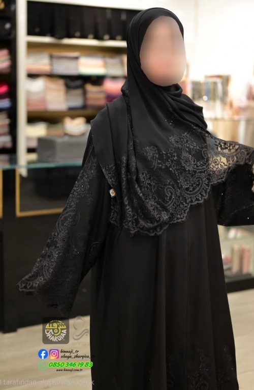 Swarovski Dantelli Salona Abaya – Zarif El İşçiliği (55129) Swarovski Dantelli Salona Abaya – Zarif El İşçiliği (55129)
